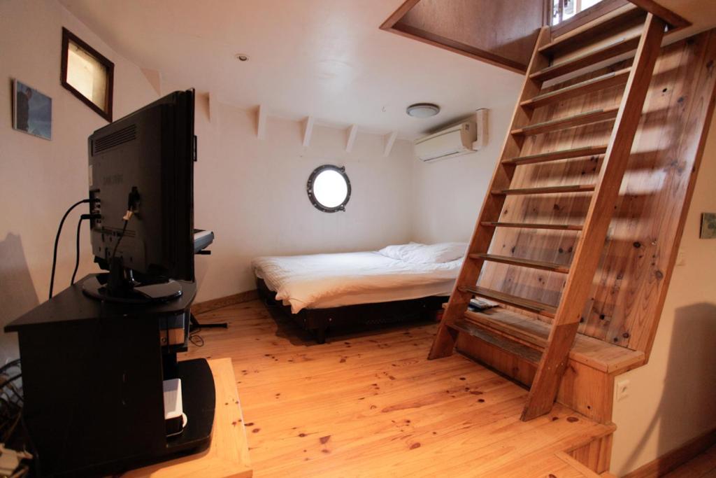Péniche - Le Nénuphar Hotel Parigi Esterno foto